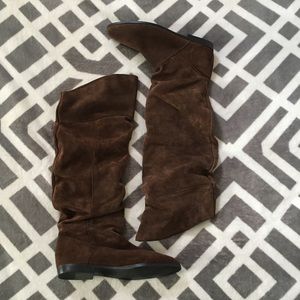 Womens/teens brown knee high suede boots